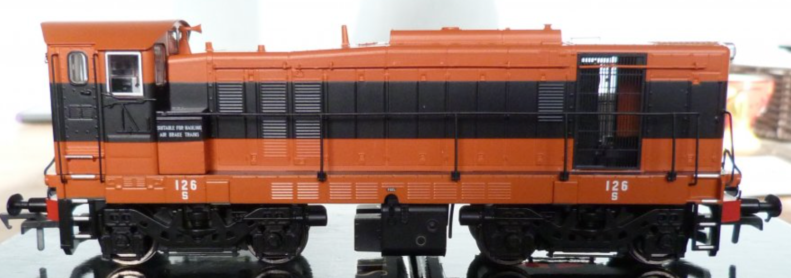 126 - Class 121 Locomotive - Supertrain